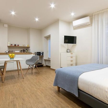 Aqualago Casa Vacanze Apartment E Verbania Bagian luar foto
