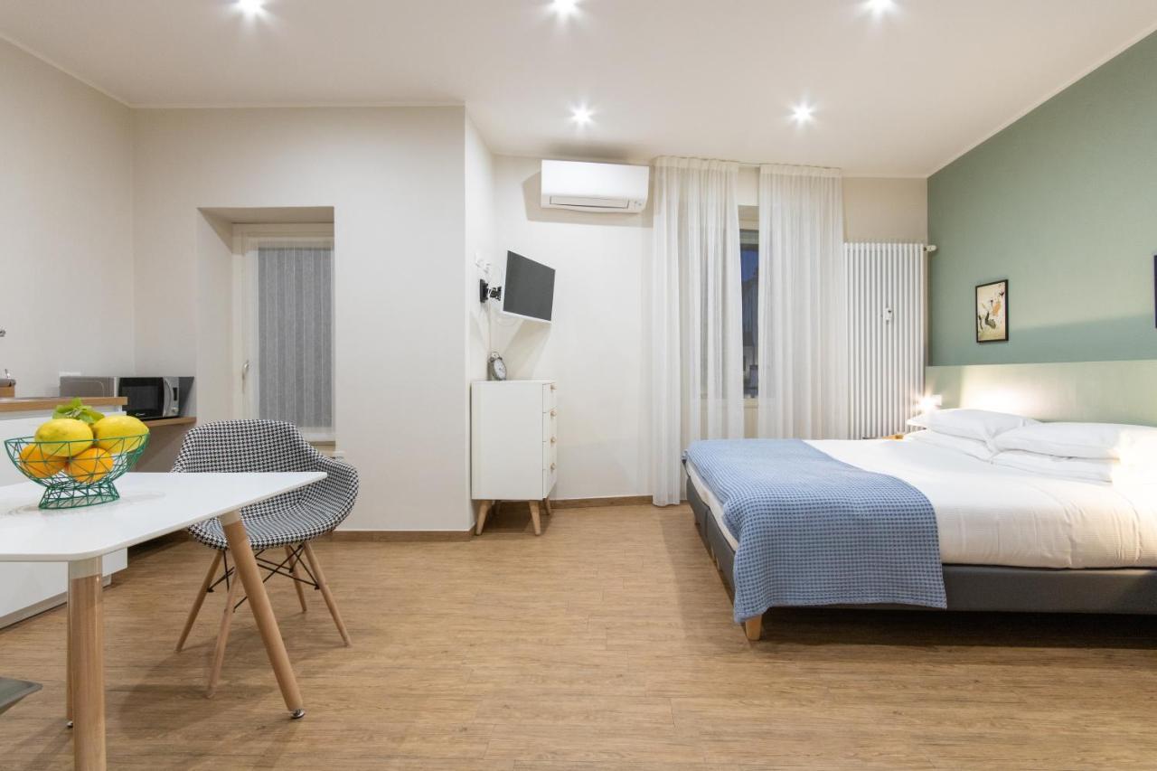 Aqualago Casa Vacanze Apartment E Verbania Bagian luar foto
